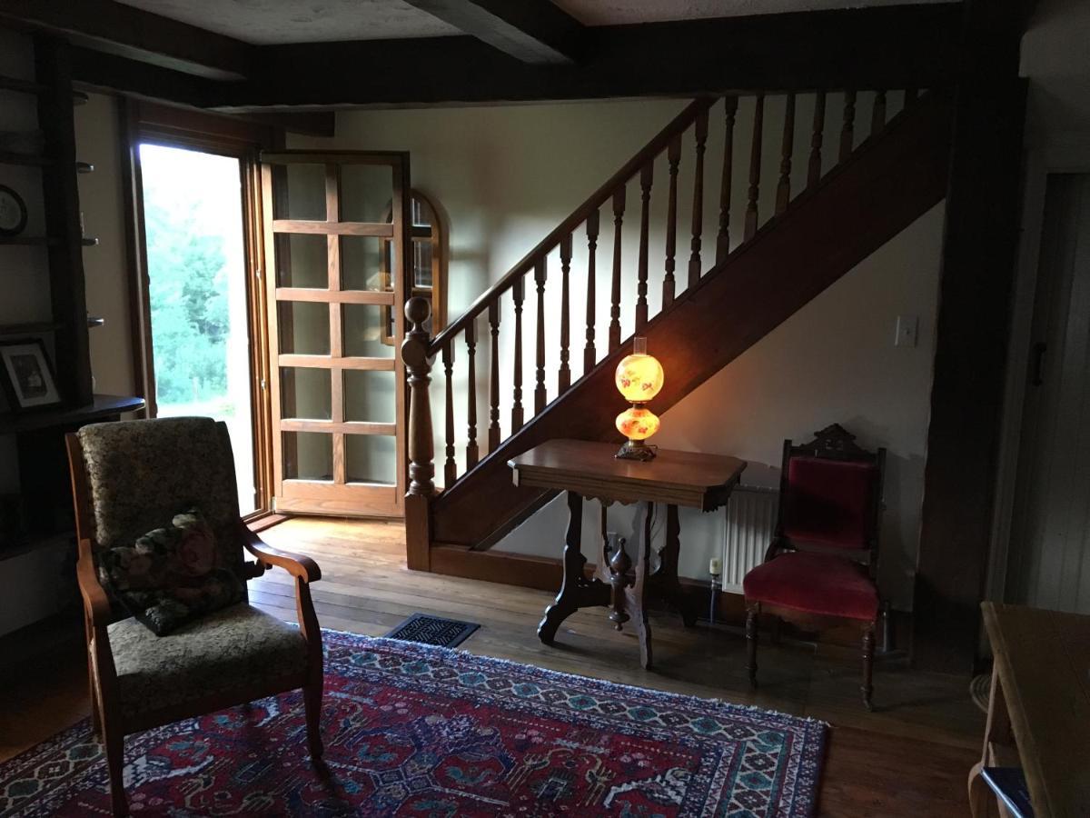 Sawyer'S Creek Bed And Breakfast Algonquin Highlands Exterior photo