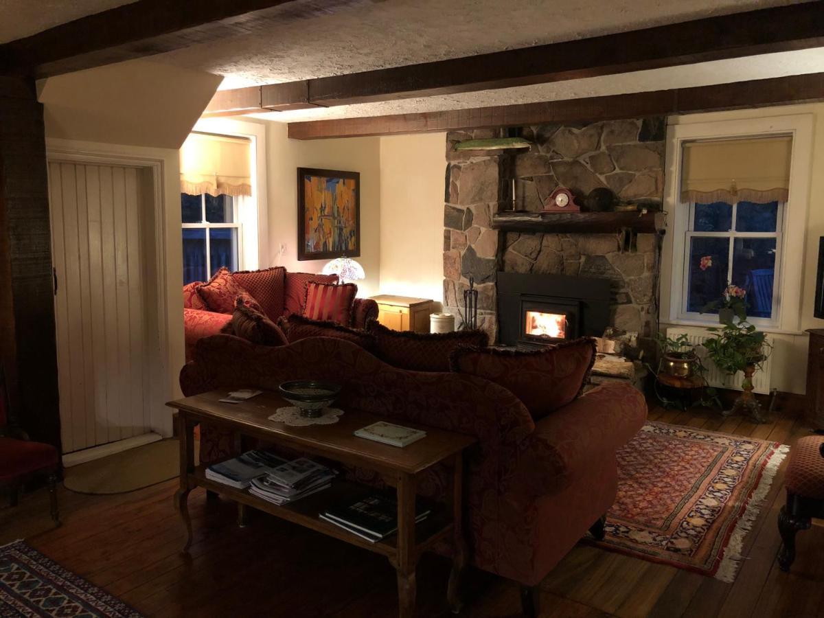Sawyer'S Creek Bed And Breakfast Algonquin Highlands Exterior photo